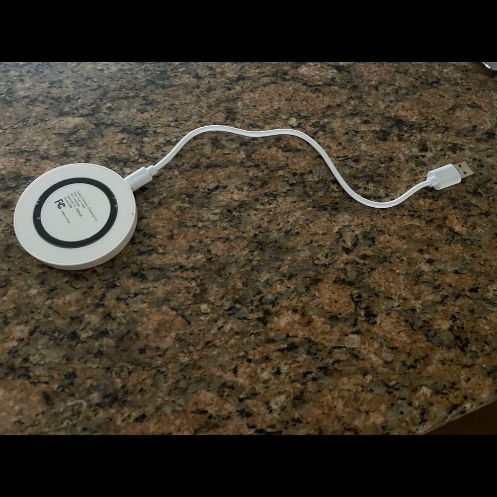 Wireless USB charging pad